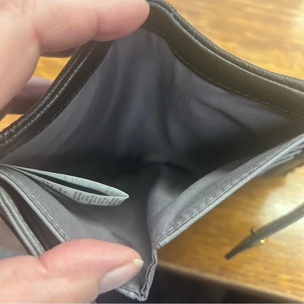 Fossil Lanie Black Leather Tab Wallet Organizer Snap Closure Classic Everyday